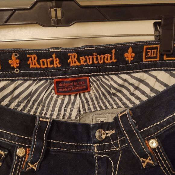 Rock Revival Betty Crop Sz 30 x 25 Bling Flap Faux Pocket Metallic Stitch EUC - Picture 5 of 9